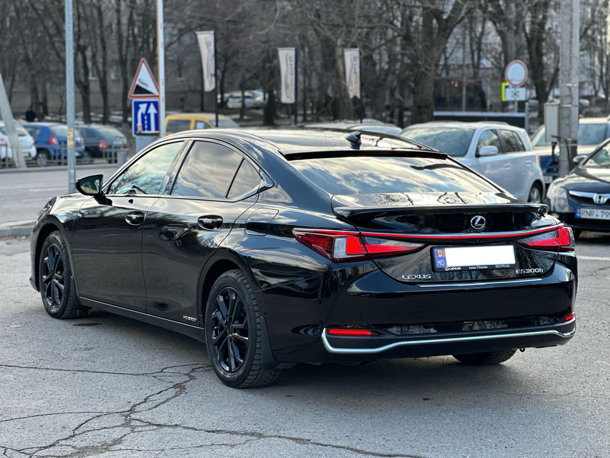 Lexus ES Series