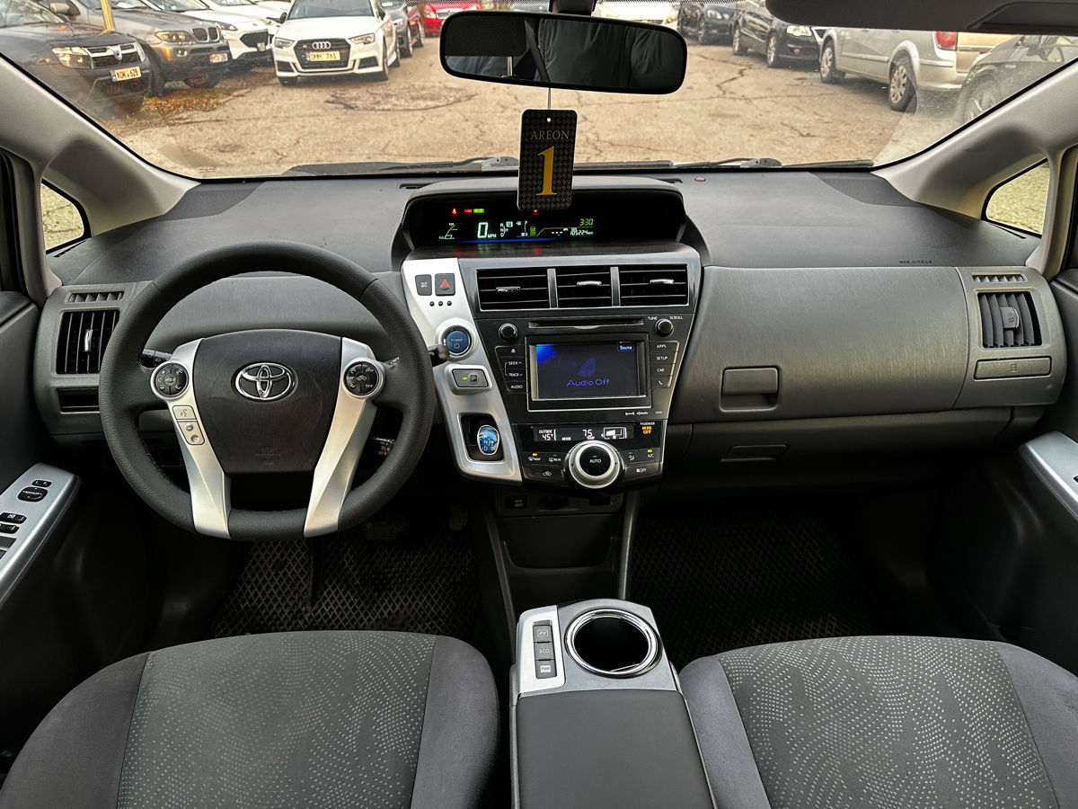 Toyota Prius V