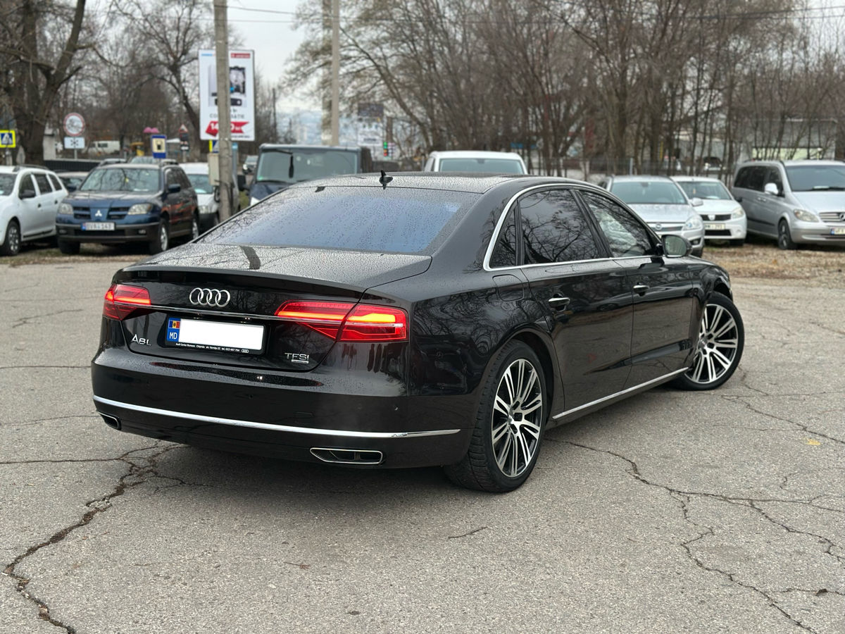 Audi A8L