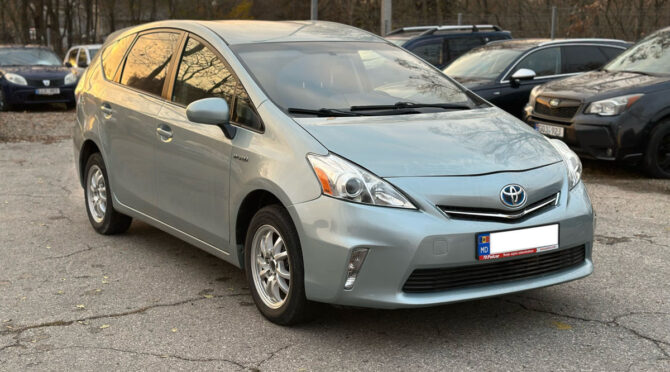 Toyota Prius V