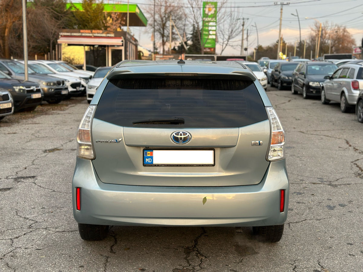 Toyota Prius V