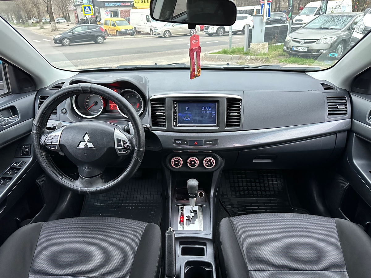 Mitsubishi Lancer