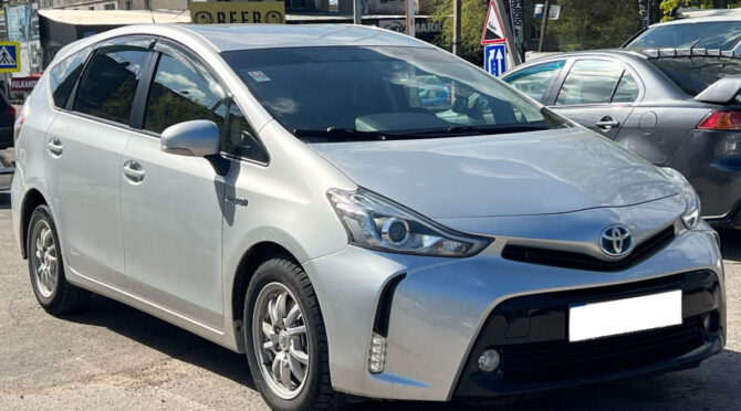 Toyota Prius +