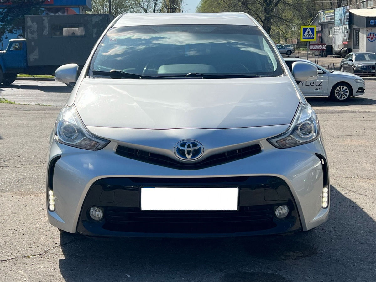 Toyota Prius +