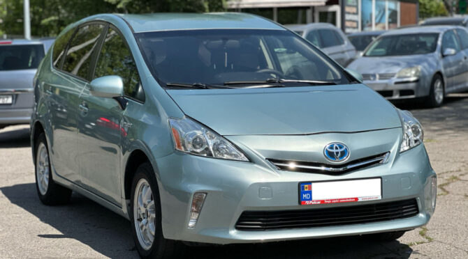 Toyota Prius V