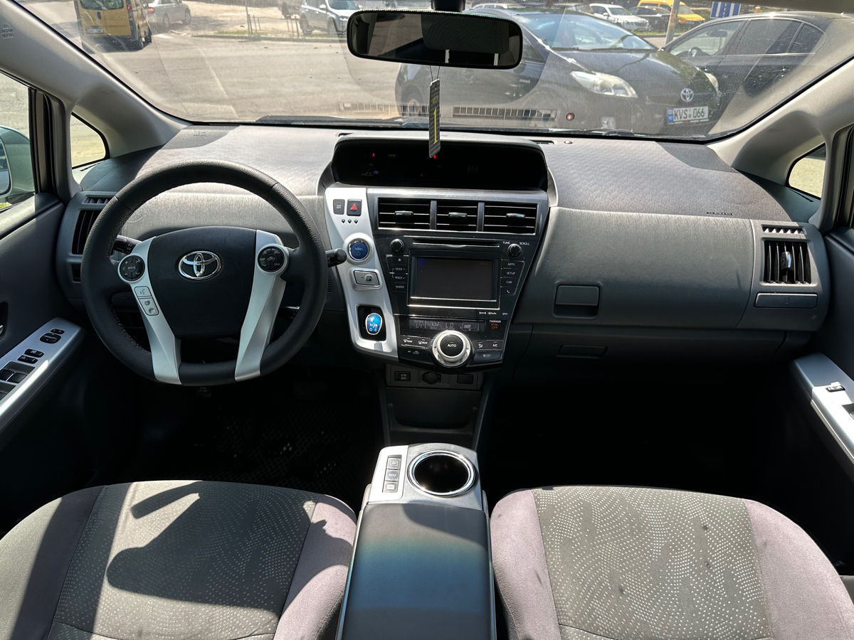 Toyota Prius V