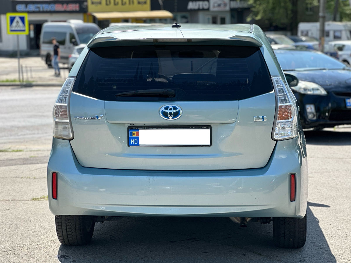 Toyota Prius V