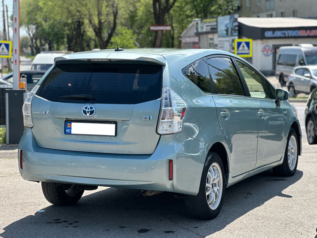 Toyota Prius V