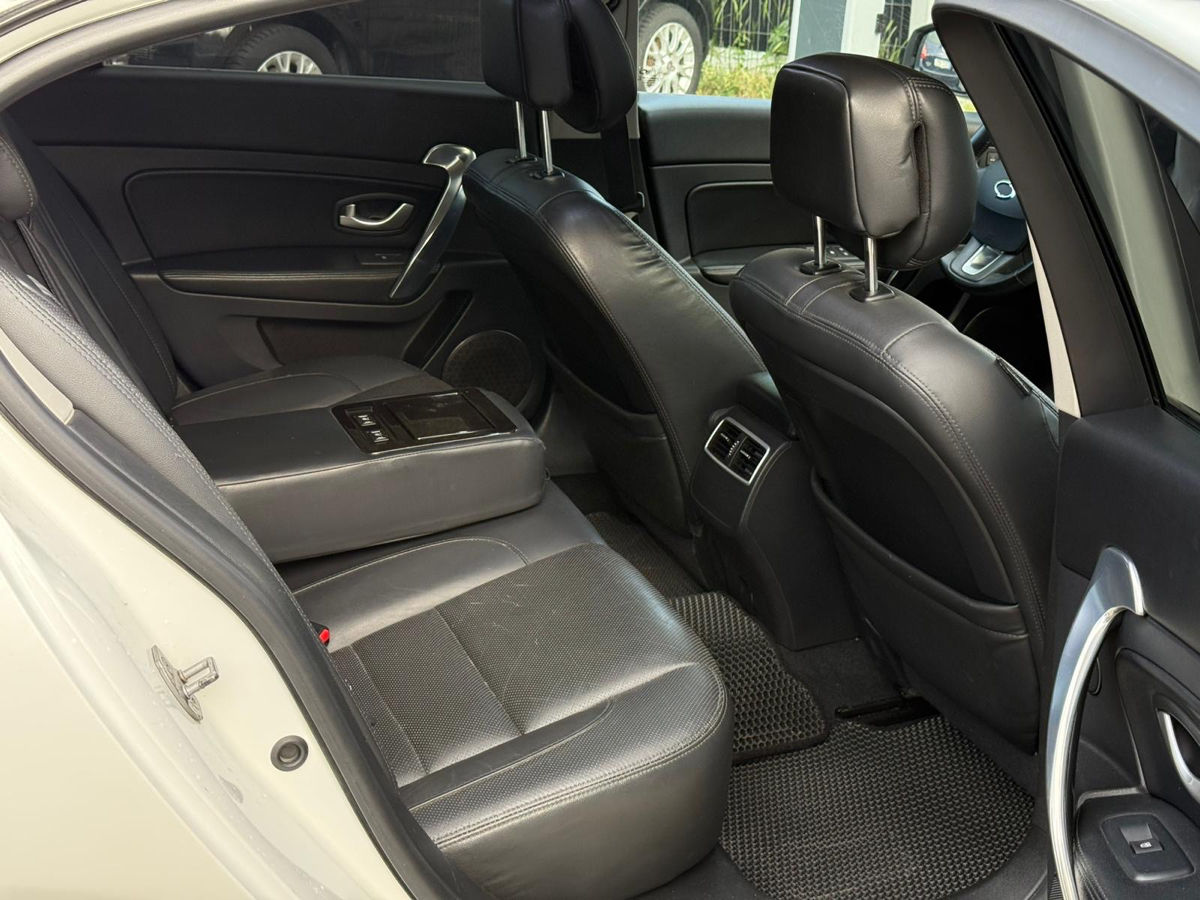Renault Latitude