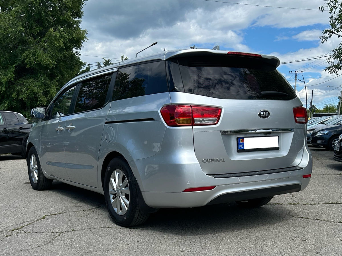 KIA Carnival