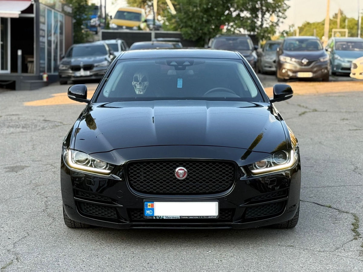 Jaguar XE
