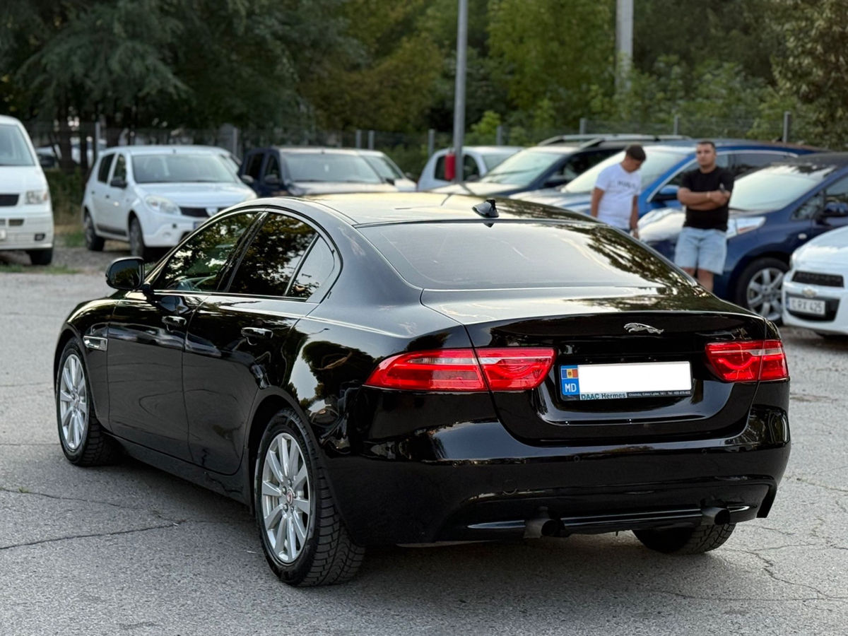 Jaguar XE