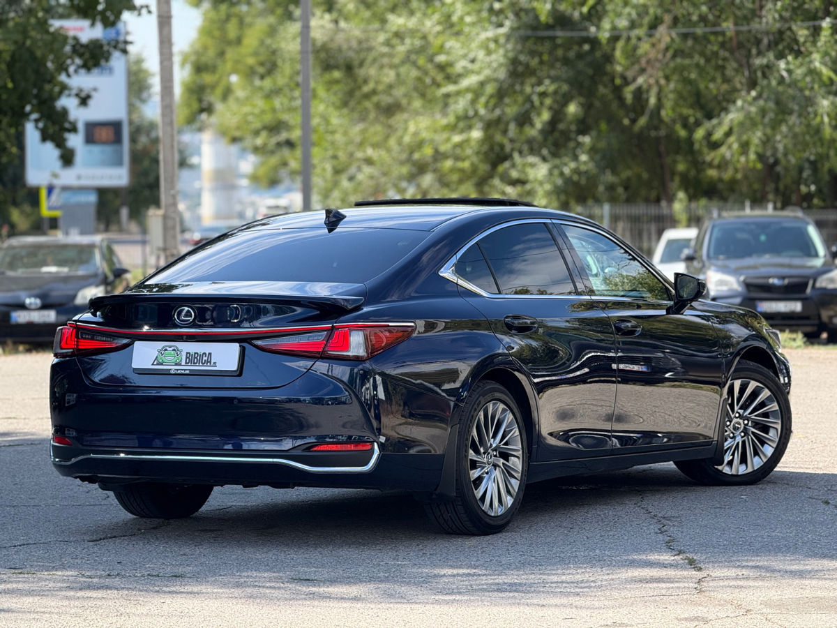 Lexus ES Series