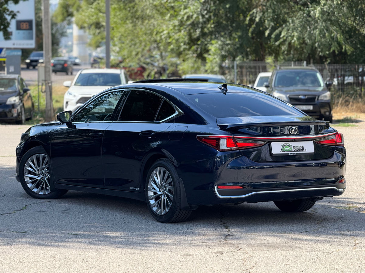 Lexus ES Series