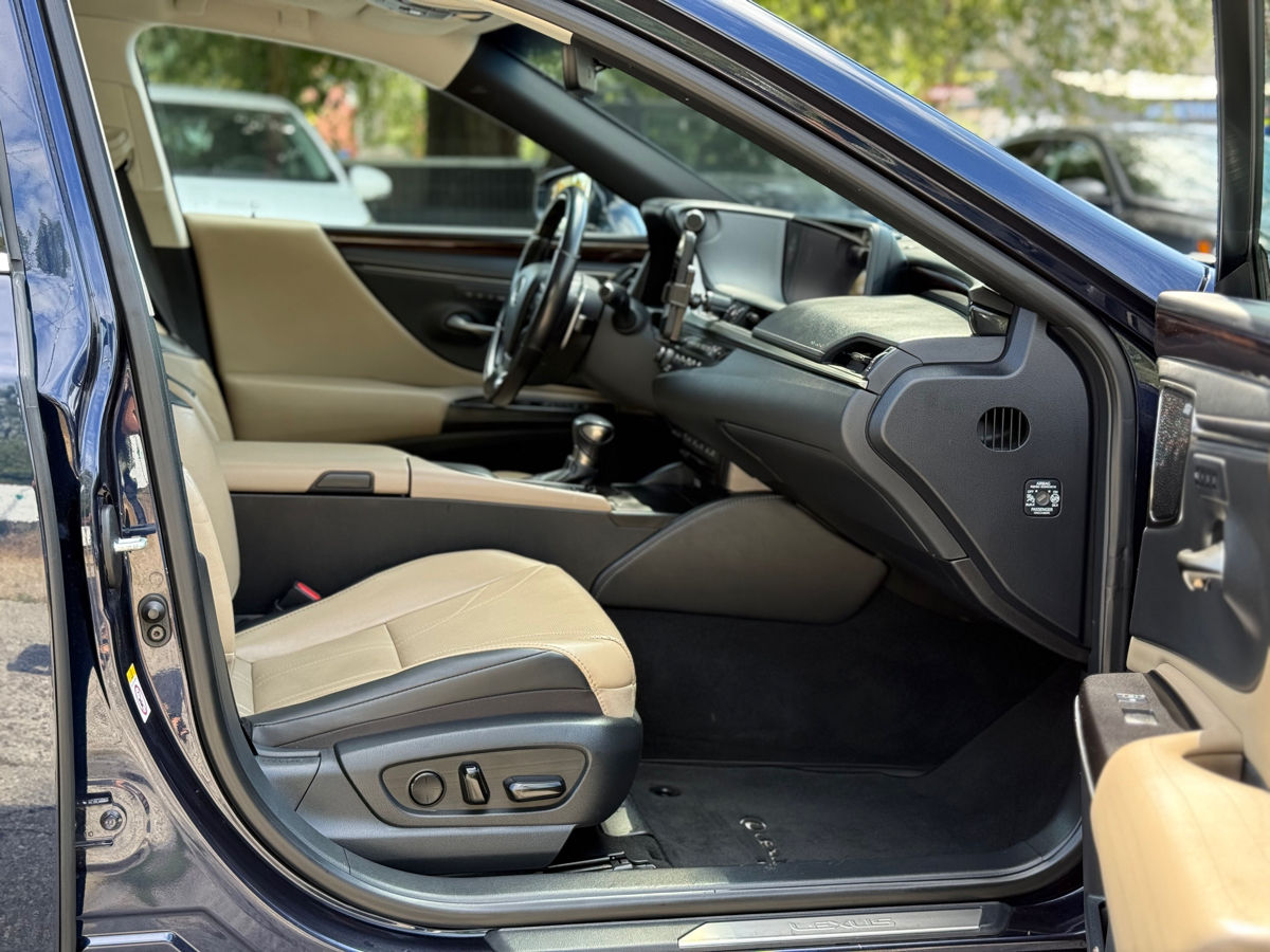 Lexus ES Series