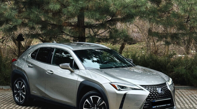Lexus UX