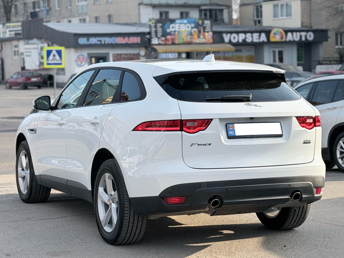 Jaguar F-PACE
