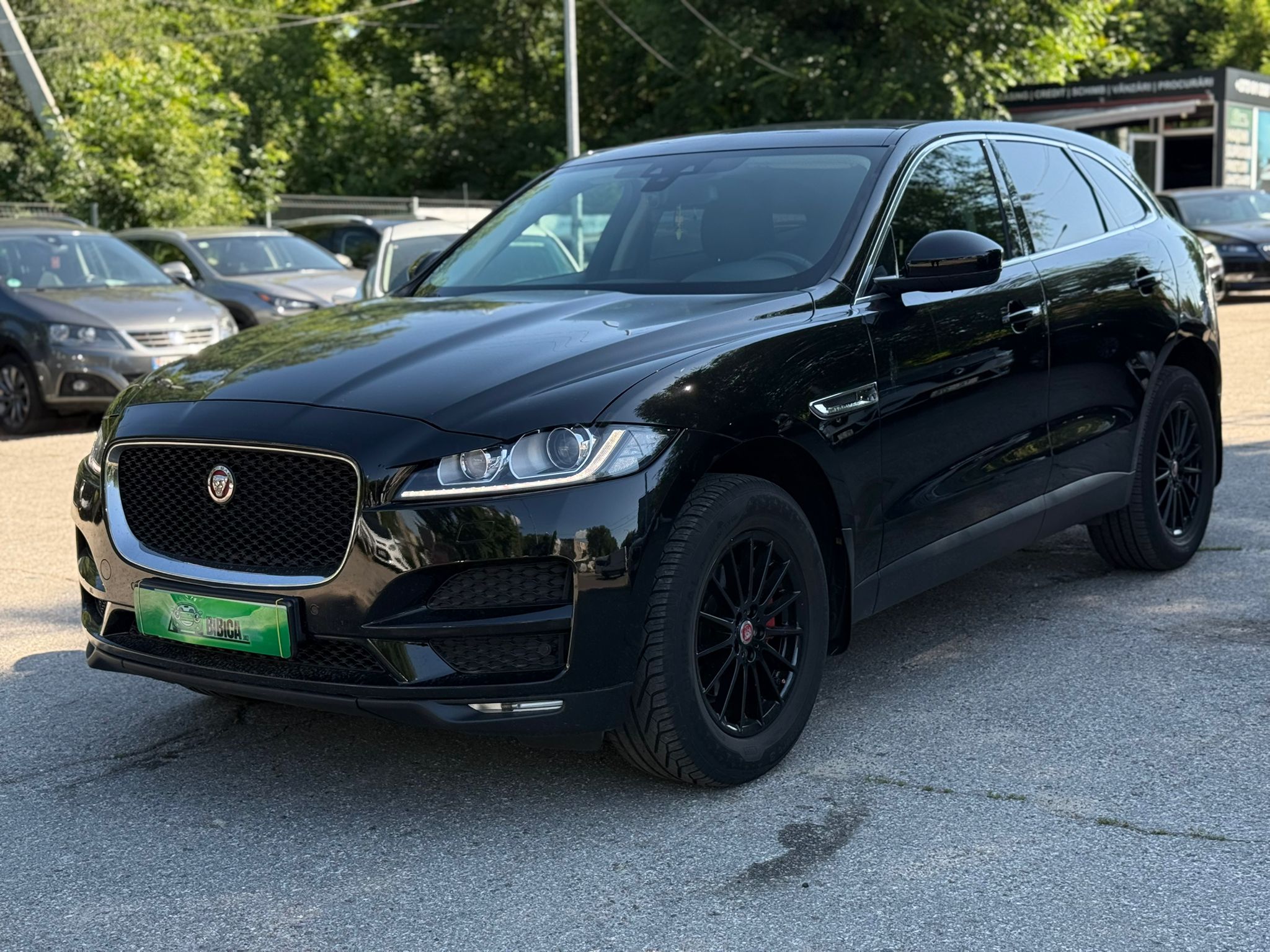 JAGUAR F-PACE