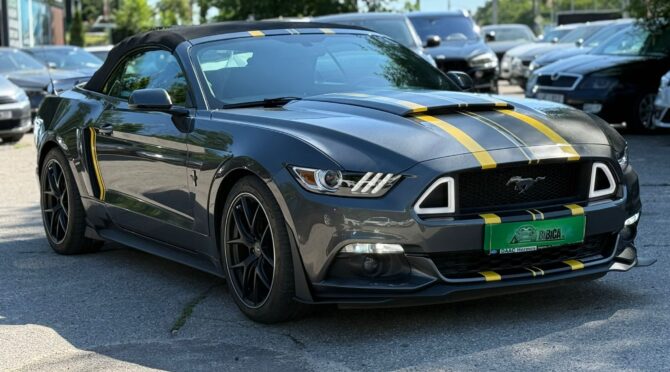 FORD MUSTANG
