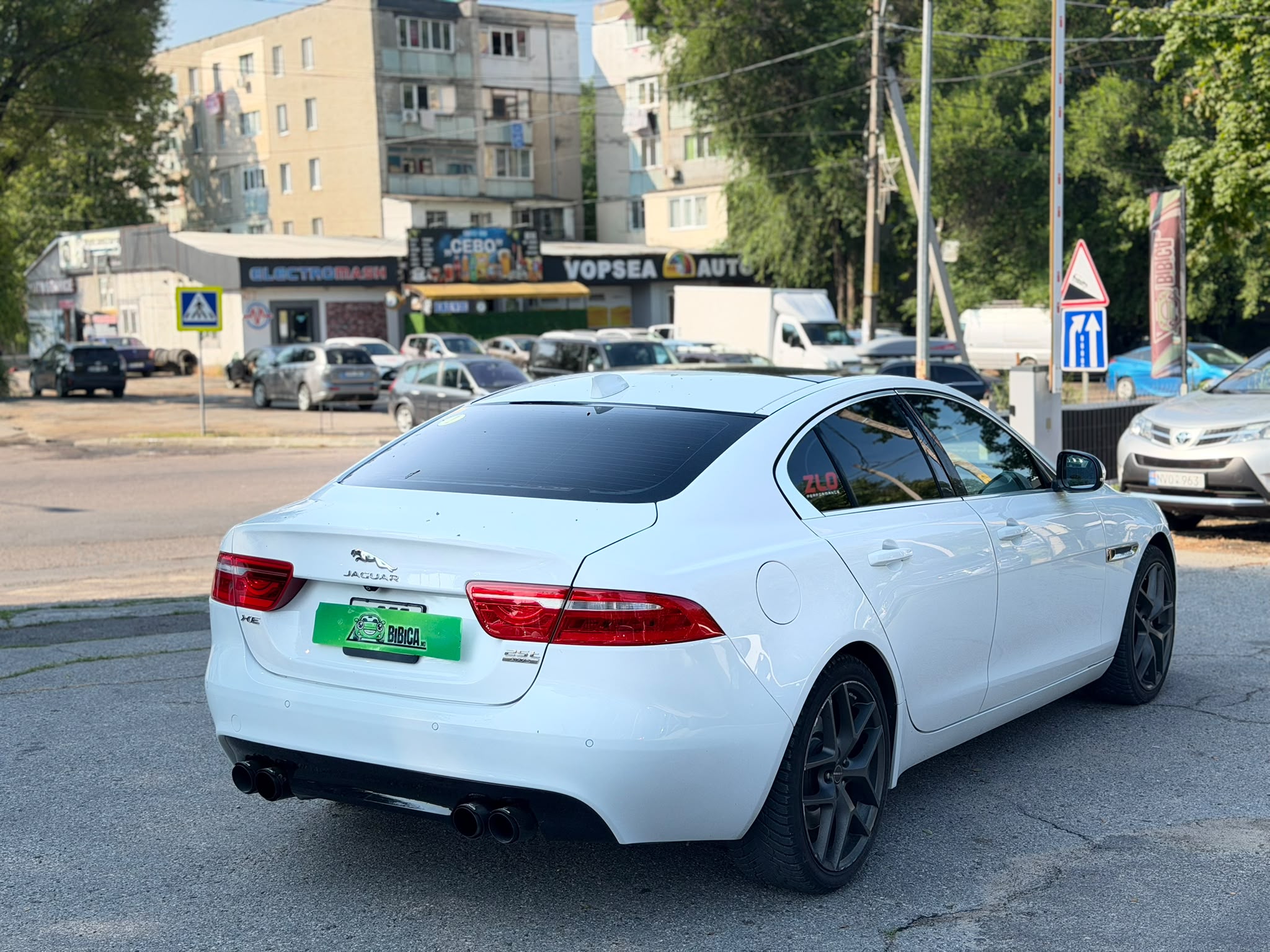 Jaguar XE
