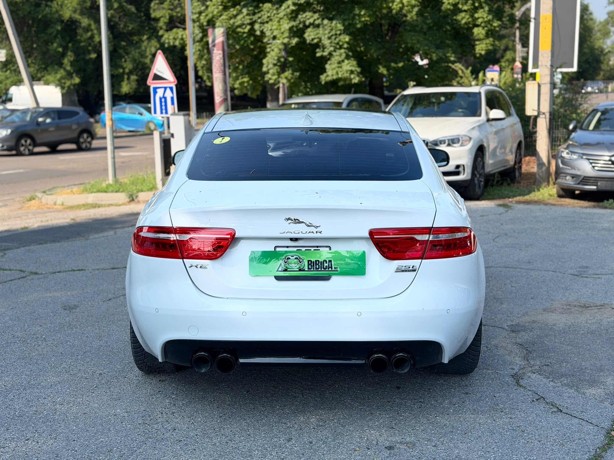 Jaguar XE