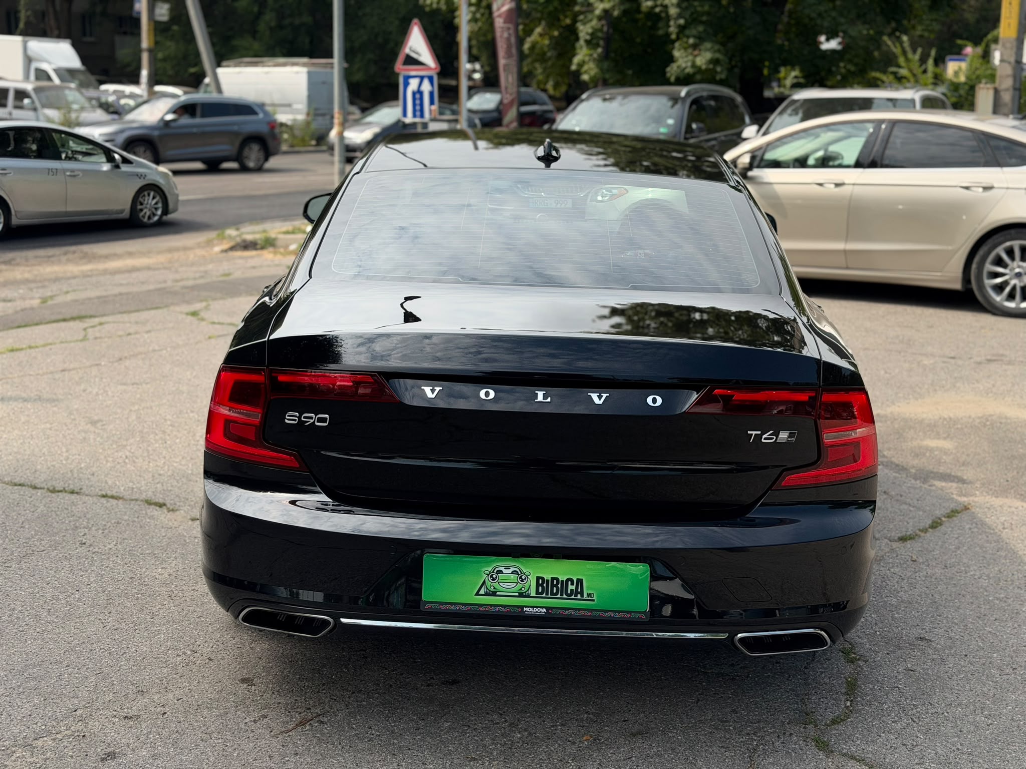 VOLVO S90
