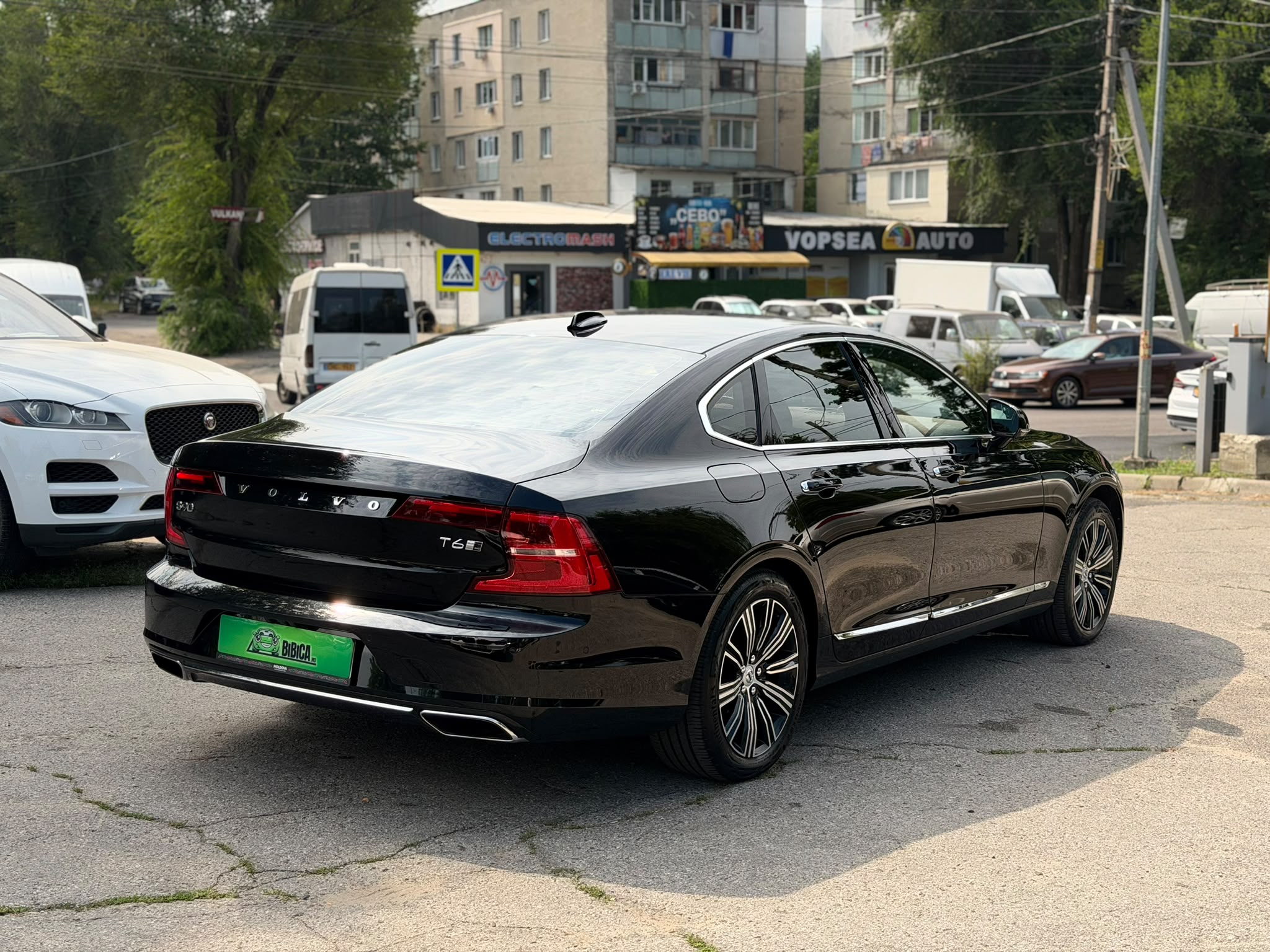 VOLVO S90