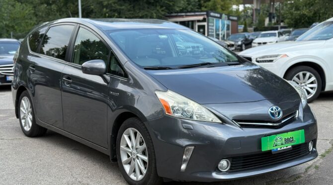 TOYOTA PRIUS V