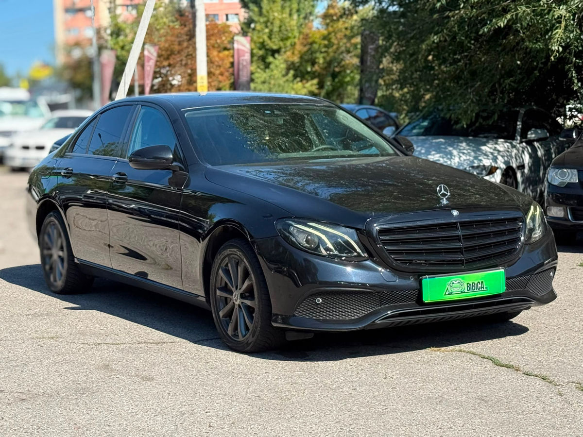 MERCEDES W213