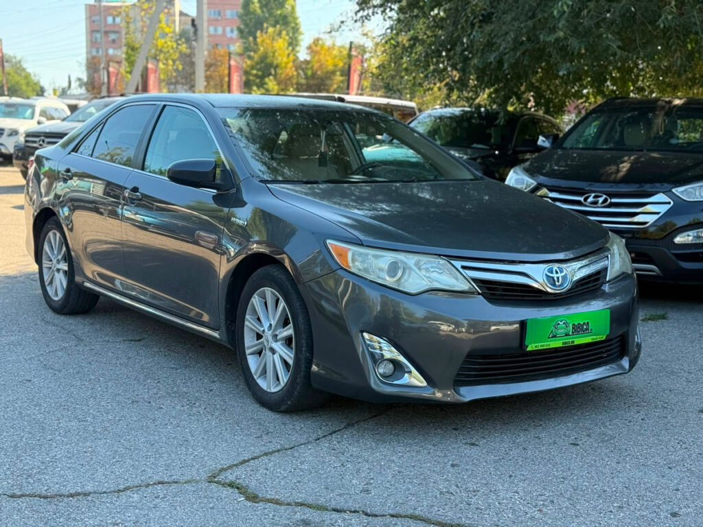 TOYOTA CAMRY