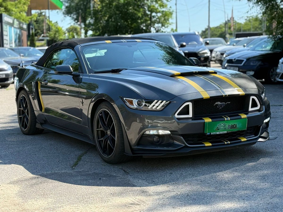 FORD MUSTANG