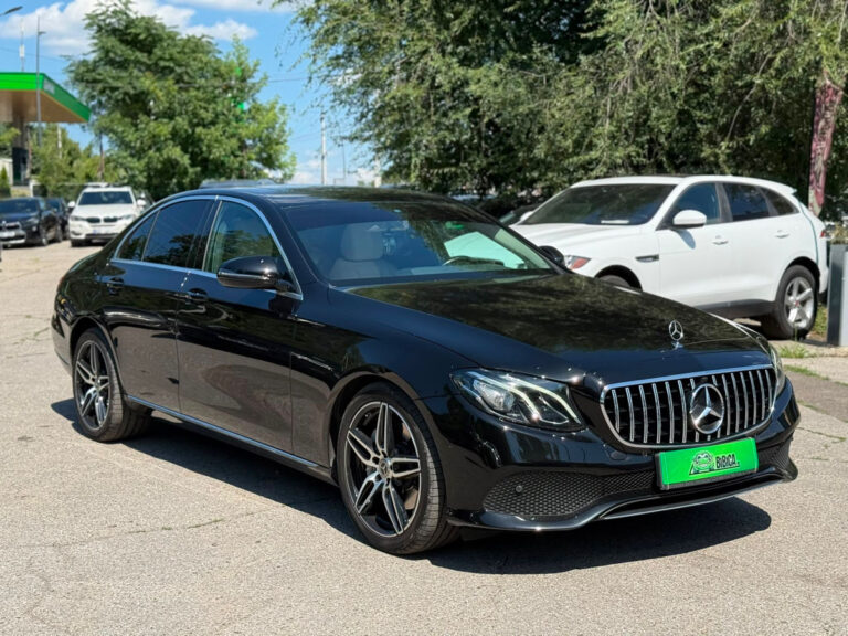 MERCEDES W213